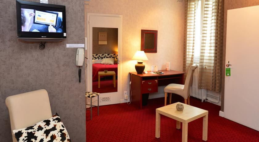 Hotel La Croix Blanche Tarbes Room photo